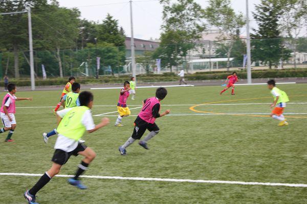 スピードupのカギは足ではなく股関節 自宅でもできる 切り返しを速くするトレーニング Coach United コーチ ユナイテッド